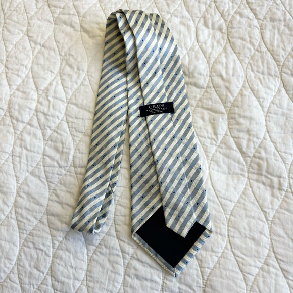 CHAPS Ralph Lauren Silk Preppy Necktie MADE IN USA Blue and Cream Stripe - Picture 2 of 7